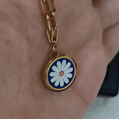 Custom Pet Face Daisy Necklace™